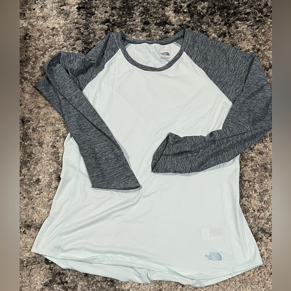 North Face long sleeve with thumb holes